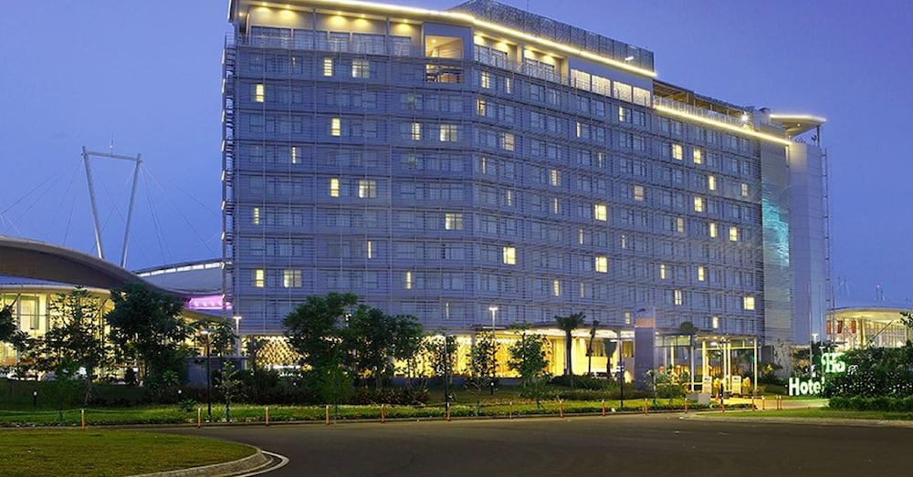 Hotel Santika Premiere Ice - Bsd City Serpong Kültér fotó