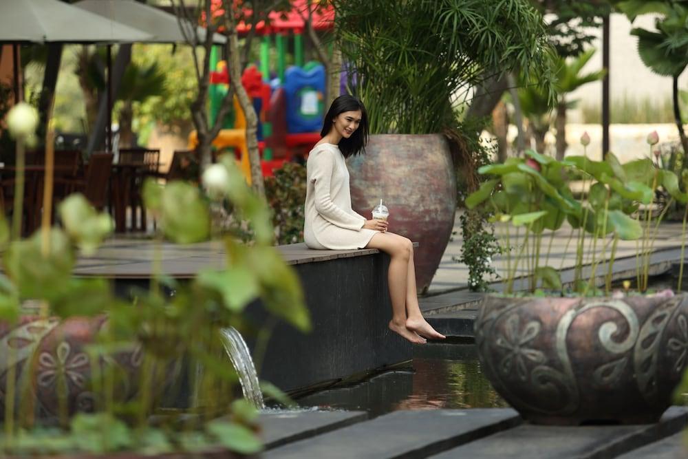 Hotel Santika Premiere Ice - Bsd City Serpong Kültér fotó