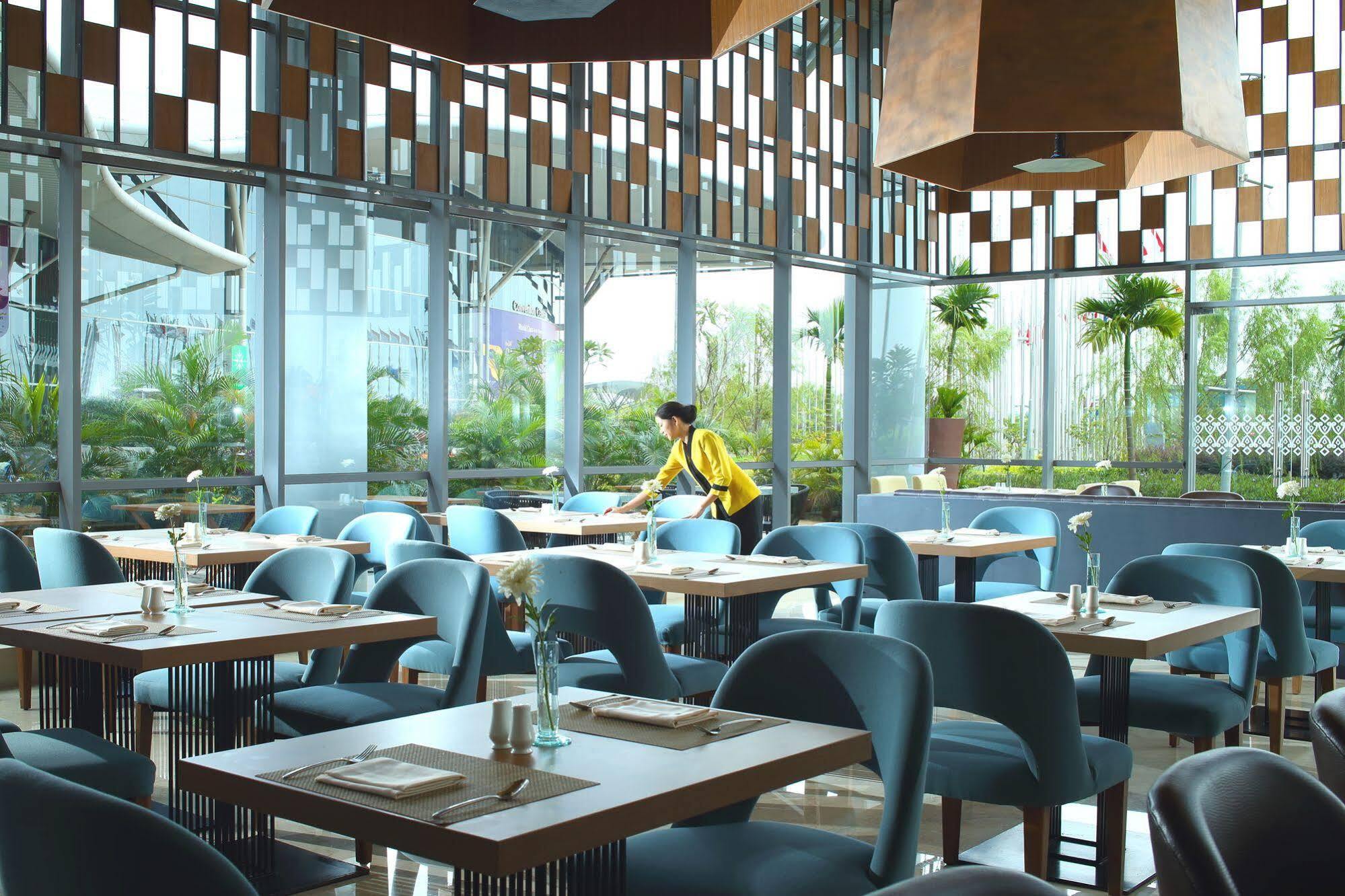 Hotel Santika Premiere Ice - Bsd City Serpong Kültér fotó
